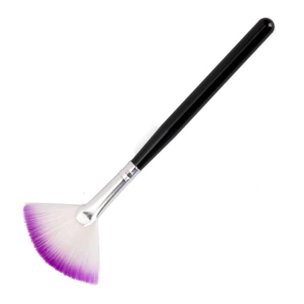Waaierborstel voor make-up en manicure
